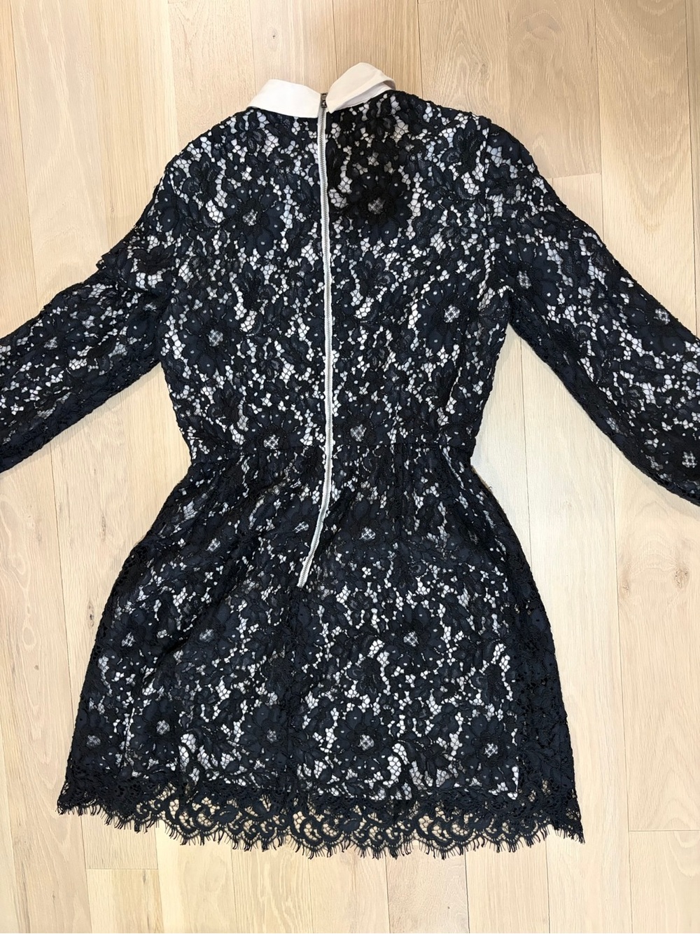 Alice + Olivia Terisa Fit & Flare Lace Dress in Black & White - Picture 3 of 4